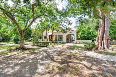 1042 Sorolla Ave 1