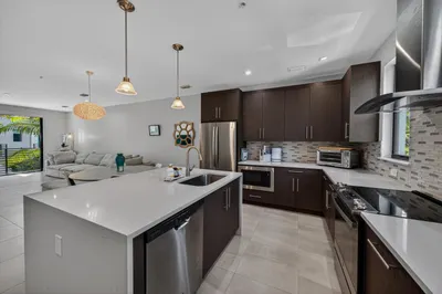 625 NE 22nd Drive 1