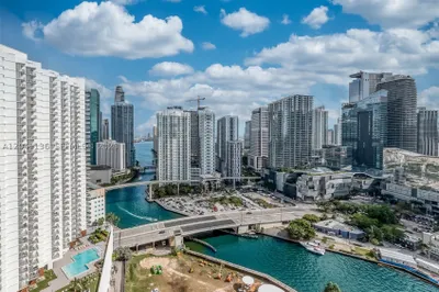 90 SW 3rd St #3211 1
