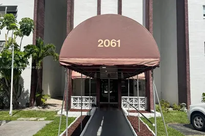 2061 NW 47th Ter #407 1