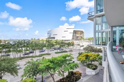 888 Biscayne Blvd #309 1