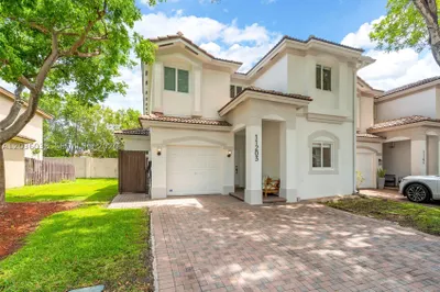 11203 NW 73rd Ter 1