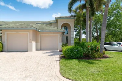 1527 SE Prestwick Lane #6D 1