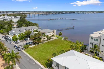39 SE Seminole Street 1