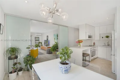 1441 Lincoln Rd #301 1