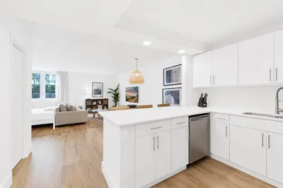 2301 Collins Avenue #323 1
