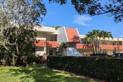 907 Cypress Terrace #205 1