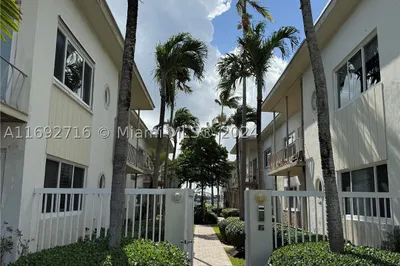 1110 Venetian Way #1E 1