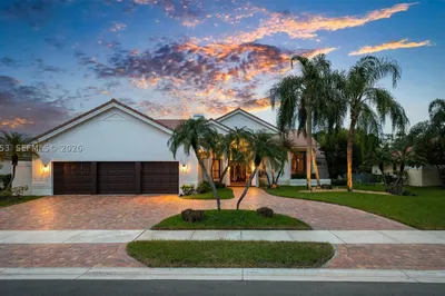 355 Coconut Cir 1