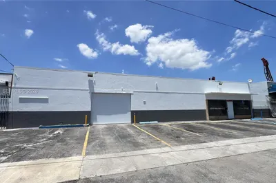 2727 NW 34th St 1