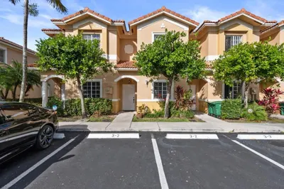 5923 Riverside Ave #5923 1