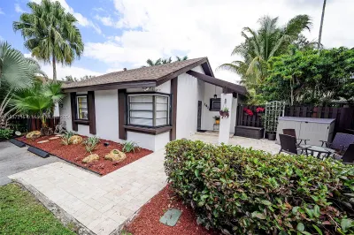 1411 E Sandpiper Cir 1