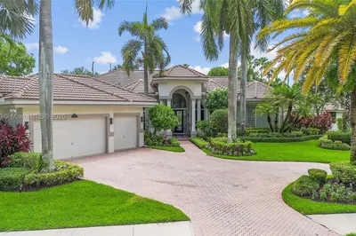 2684 Riviera Ct 1