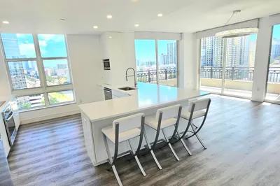 550 OKEECHOBEE Boulevard #1402 1