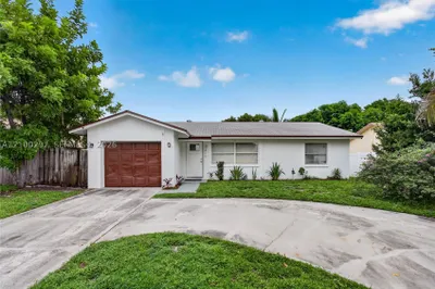 425 NW 18th Ct 1