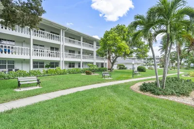 5208 NE 24TH Terrace #F124 1