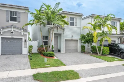 4818 NW 48th Ter 1