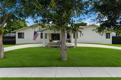 225 NW 21st St 1