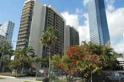 1450 Brickell Bay Dr #401 1