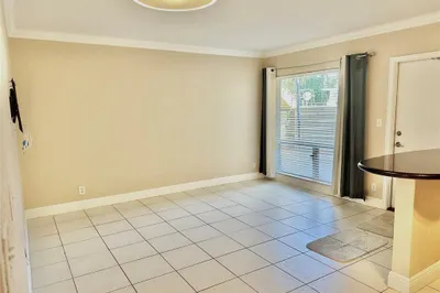 2190 SE 5th Street #3-B 1
