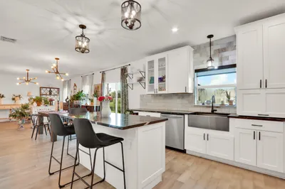 5255 Oakland Lake Circle 1