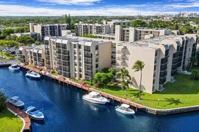 8 Royal Palm Way #2010 1
