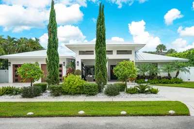 1117 Lake Drive 1