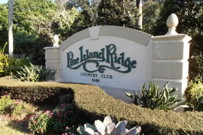 9480 Tangerine Pl #404 1