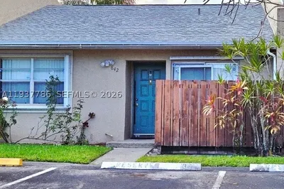 842 Banks Rd 1