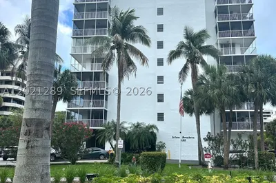 150 Ocean Lane Dr #2A 1