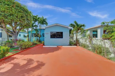 600 NW 3rd Ct 1