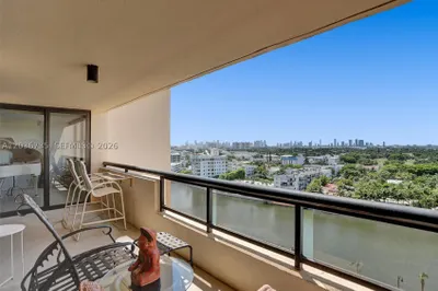 2555 Collins Ave #1508 1