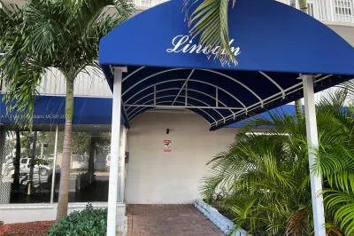 1300 Lincoln Rd #C903 1