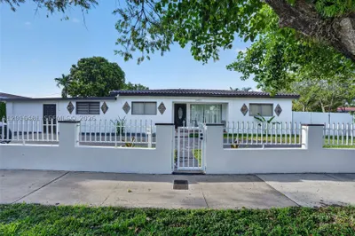 2451 NW 11th St 1