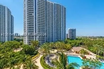 21205 Yacht Club Dr #308 1