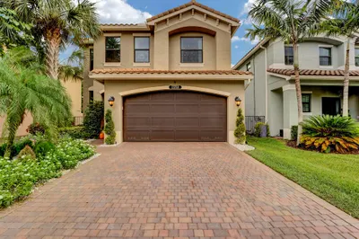 13769 Moss Agate Avenue 1