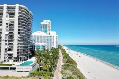 4925 Collins Ave #2D 1