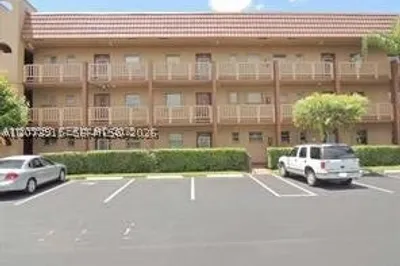 9360 Sunrise Lakes Blvd #302 1