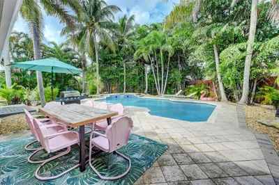 317 NW 26th Court 1