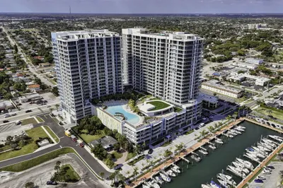220 Lake Shore Drive #613 1