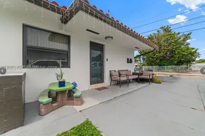 1136 NW 34th Ave #Main 1