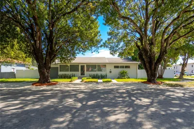 41 NW 40th Ave 1