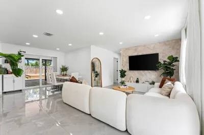 1120 SW 7th Ave 1