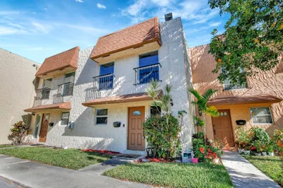541 N Pine Island Road #22 1
