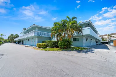 322 N FEDERAL Highway #232 1