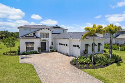 20161 SE Bridgewater Drive 1
