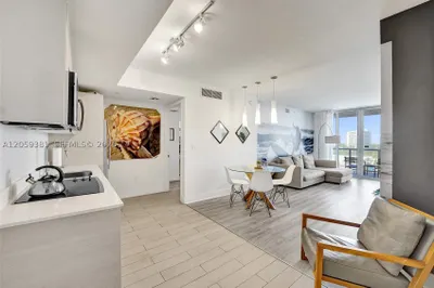 2602 E Hallandale Beach Blvd #R906 1