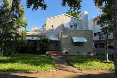 15 Antilla Ave #3A 1