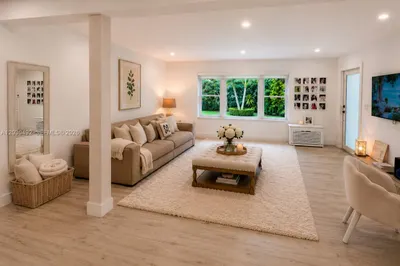 1905 Alamanda Dr 1