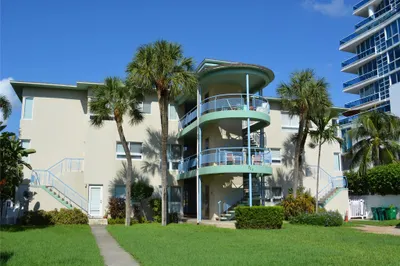 711 Bayshore Dr #202 1